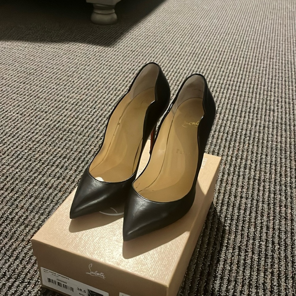 Christian Louboutin Hot Chick 100 38.5